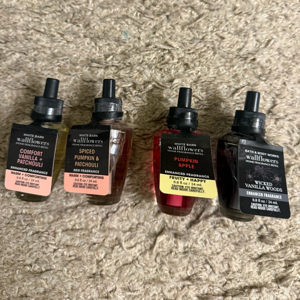 Bath & Body Works Patchouli, Pumpkin & Vanilla Woods Fall Wallflower Set of 4